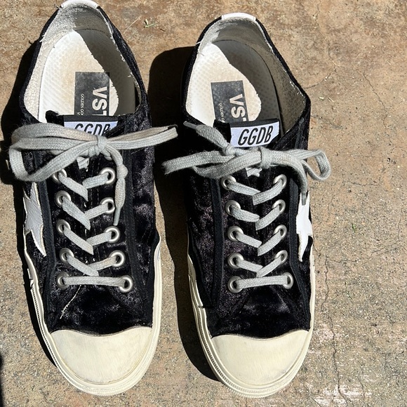 - Golden Goose V-Star LTD in Black Velvet with white leather Star. Good co… - Picture 1 of 13